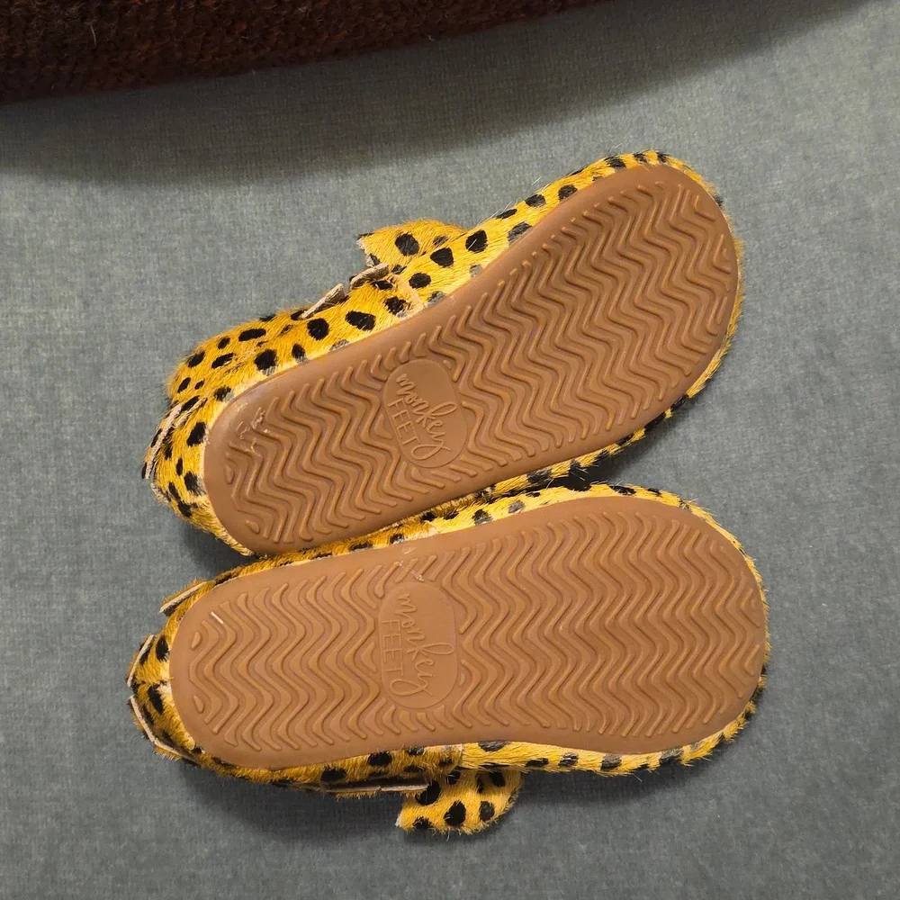 👪 Monkey Feet 12-18 Months Oh So Cute Leopard Walkers... New Without Tags!